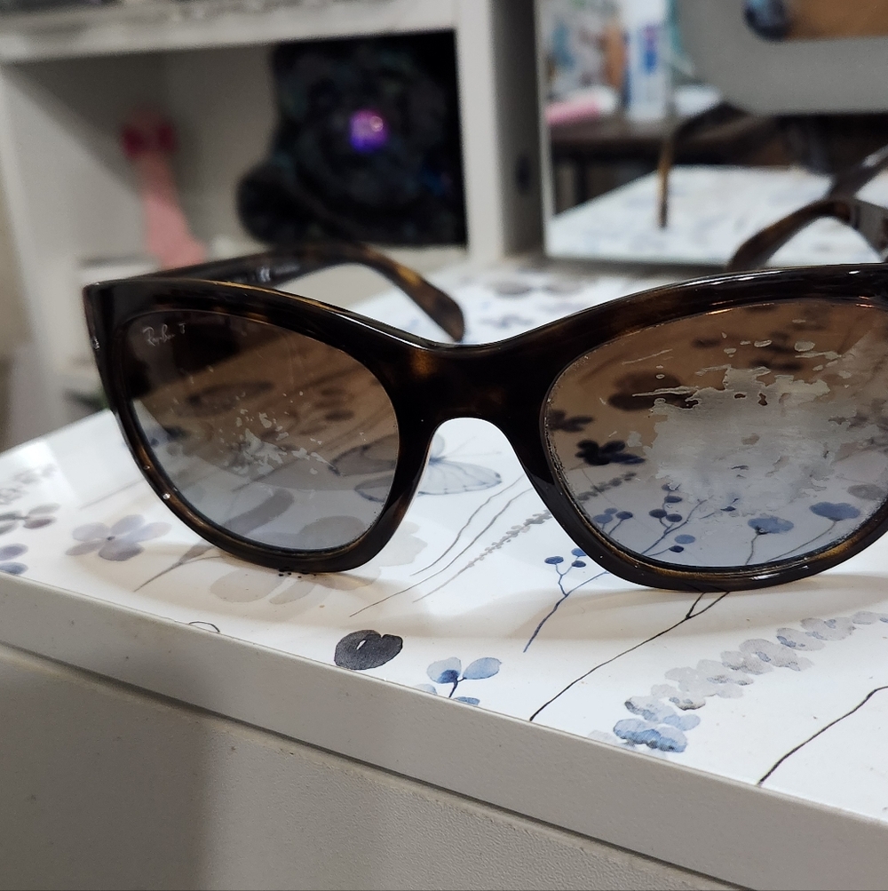 FRAMES:Ray-Ban Tortoise Shell Sunglasses - Picture 2 of 14